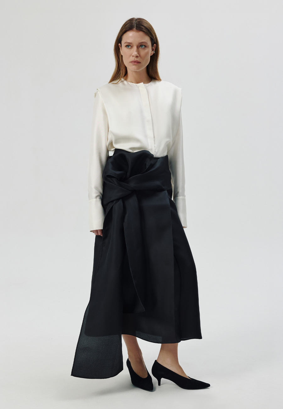 Silk midi skirt with shawl in black / 0