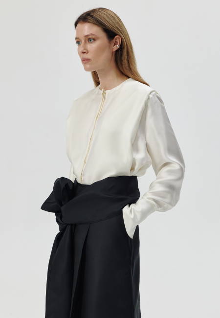 Silk midi skirt with shawl in black / 1