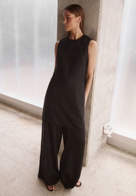 Silk wide-leg pants in black / 3