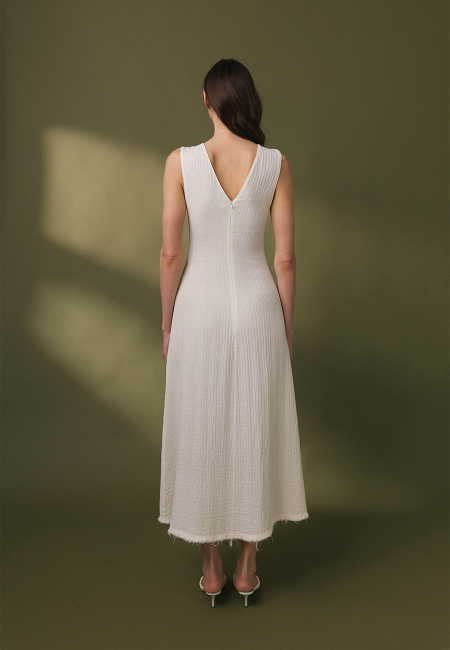 Edith textured cotton dress in white / 2
