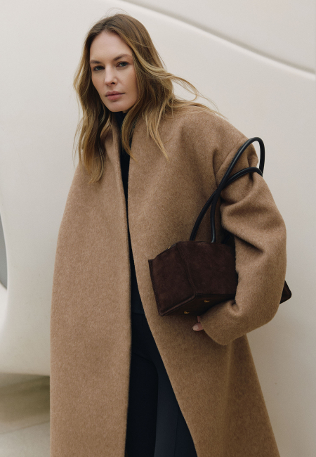 Vienna alpaca maxi wool coat in beige / 3