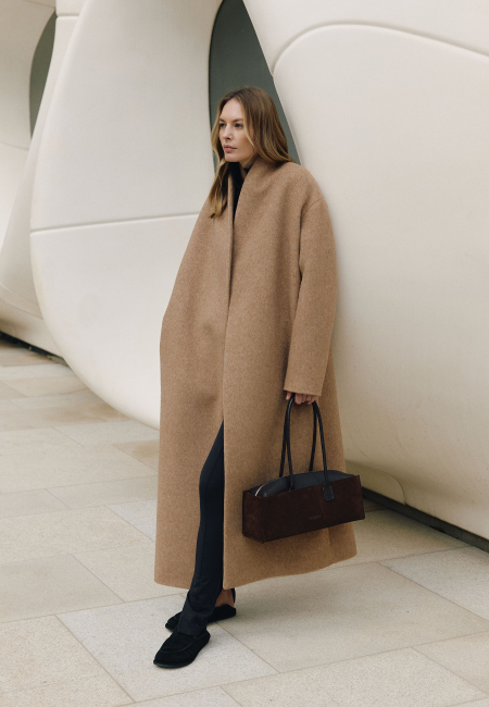 Vienna alpaca maxi wool coat in beige / 2