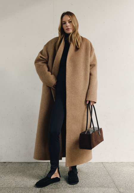 Vienna alpaca maxi wool coat in beige / 1