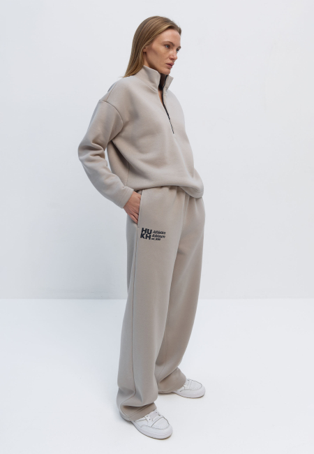 Zip-up polo sweatshirt in greige / 3