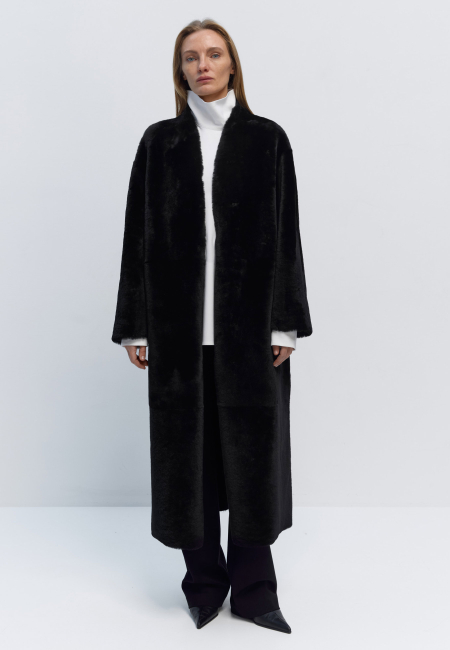 Long sheepskin coat in black / 3