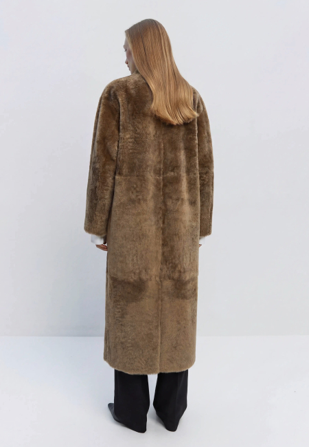 Long sheepskin coat in brown / 3